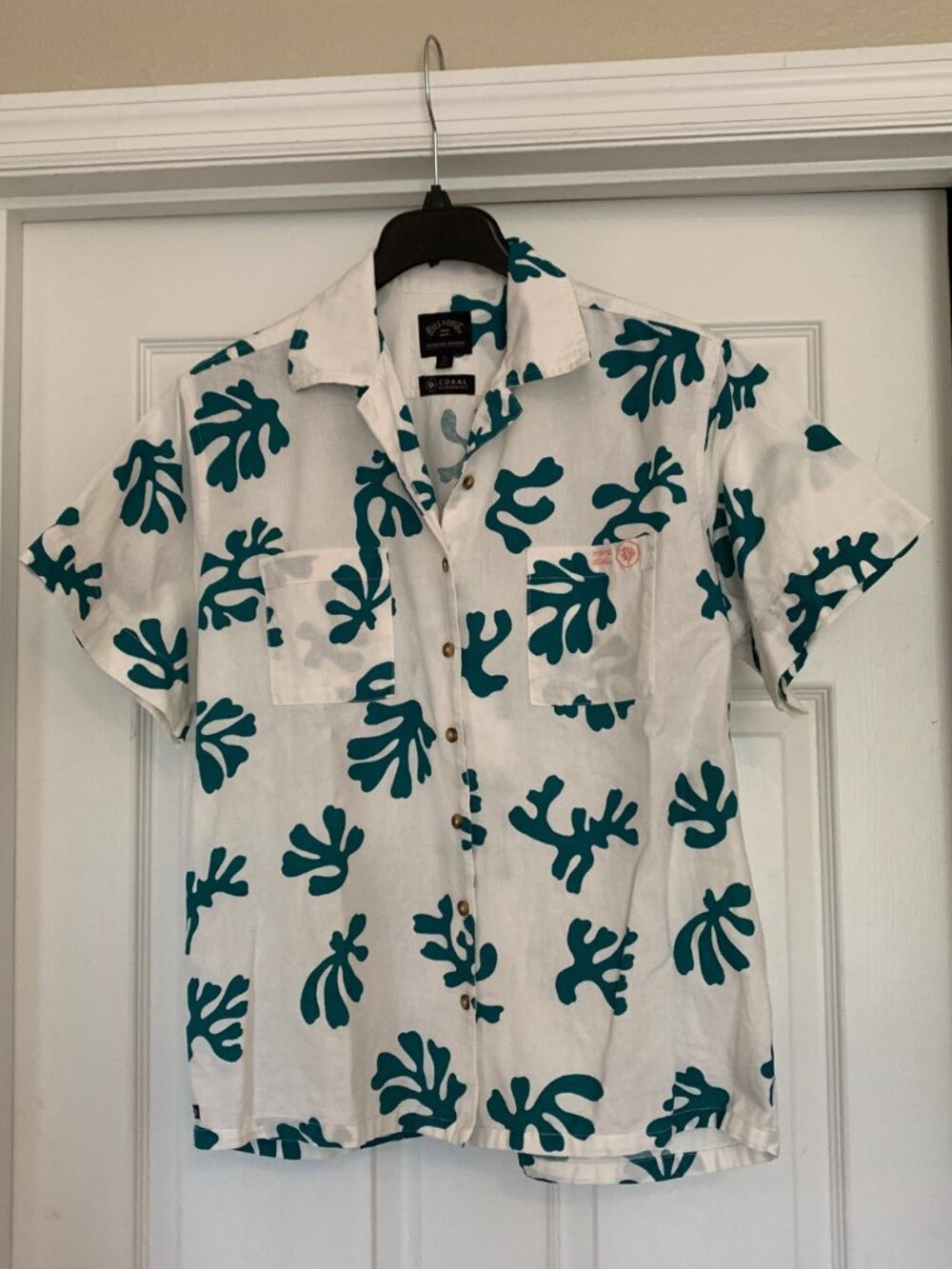 Billabong Adventure Division Coral Gardeners Camp Shirt Top Women's Size M